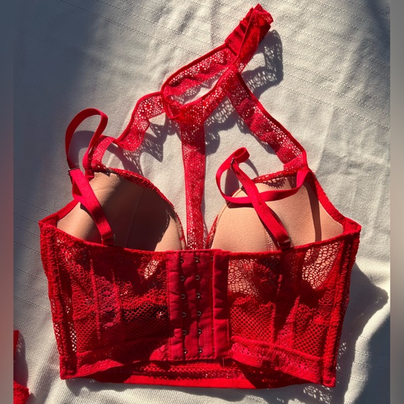 NWOT Victoria’s Secret Red Lingerie Set 32D top Medium Panty - Picture 11 of 11
